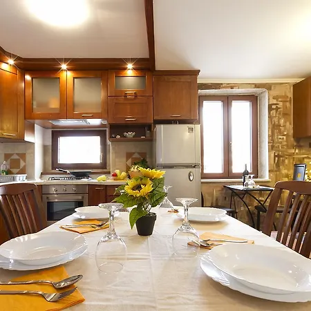 Nino Apartment *