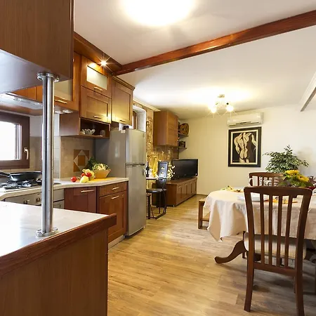 Apartman Nino *